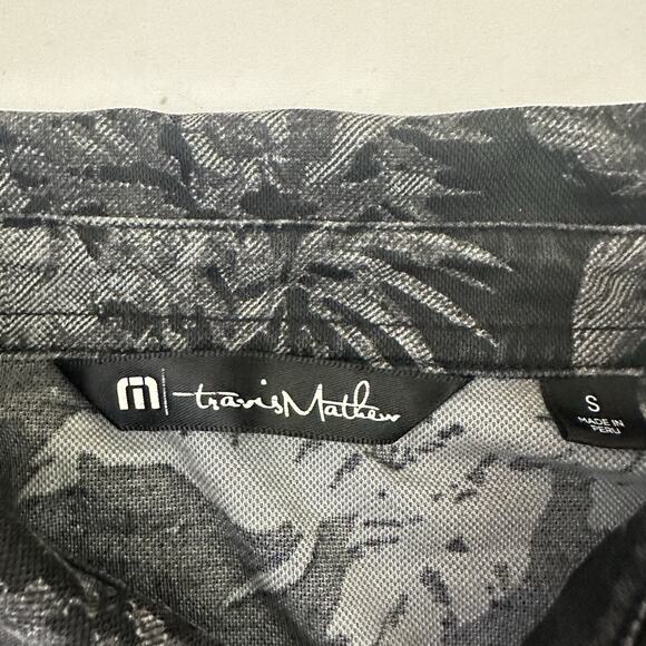 Travis Mathew Mens Polo Shirt Size S Gray Black Hawaiian Floral Tropical - Picture 6 of 12